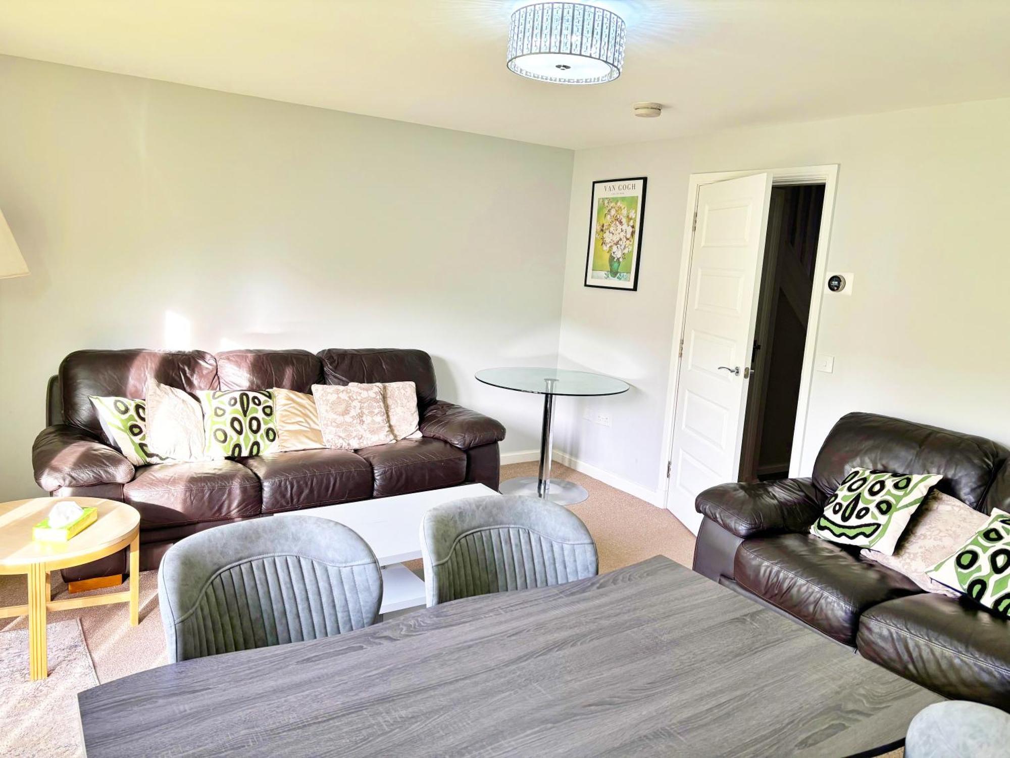 3 Bed House With Parking Near Airport Villa เอดินบะระ ภายนอก รูปภาพ